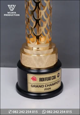 Piala Custom Grand...