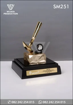 Miniatur Logam Pal...