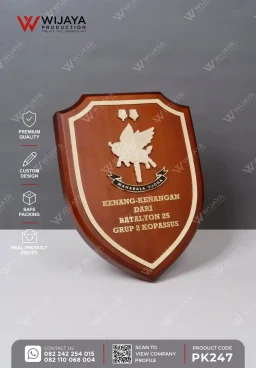 Plakat Kayu Perisai Ba...