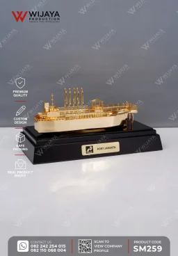 Miniatur Kapal Tan...