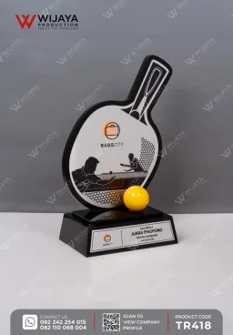 Piala Bergilir Akr...