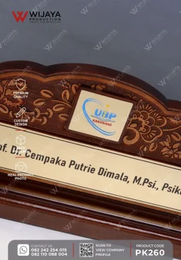 Papan Nama Kayu UB...