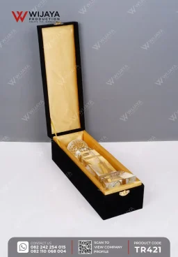 Piala Kristal Goba...