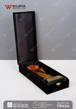 Piala Custom Akrilik Logam EIT Scholastic Test