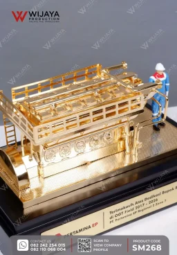Miniatur Custom Me...