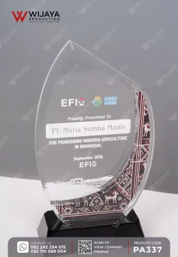 Plakat Akrilik Penghargaan Kemitraan PT Muria Sumba Manis